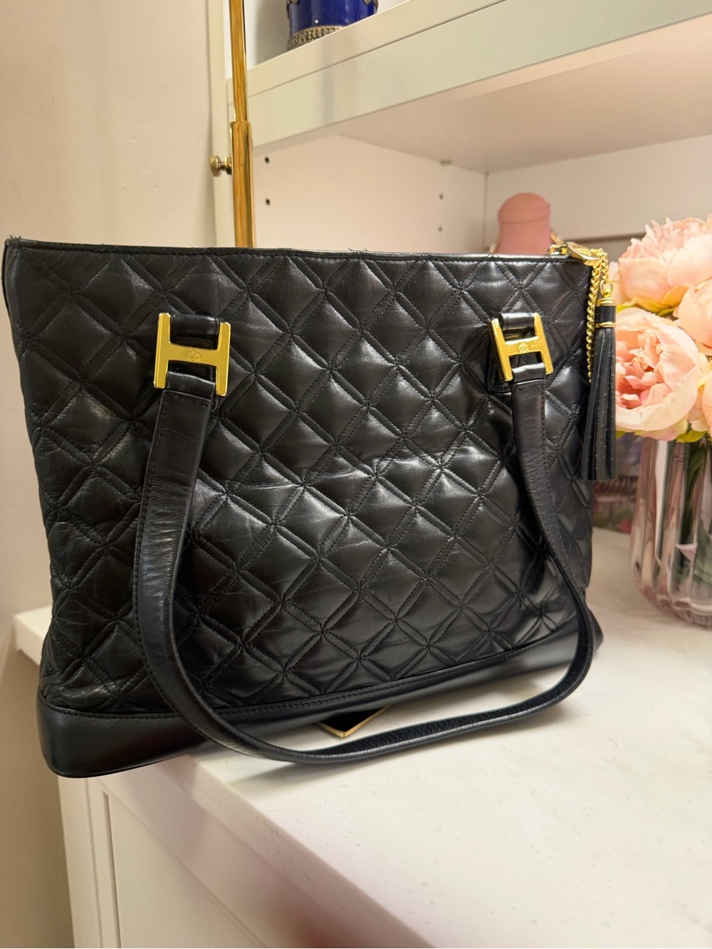 MCM EUC Black Quilted Leather Shoulder Bag with Gold Accents A4299 - Picture 13 of 16